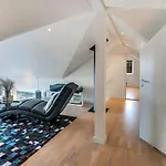 8 Person In Lyngdal-by Traum Люнгдал