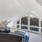 度假居 8 Person In 灵达尔