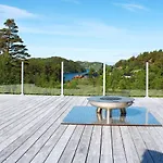 8 Person In Lyngdal-by Traum Lyngdal