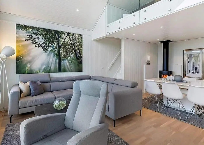 度假居 8 Person In Lyngdal-by Traum 灵达尔