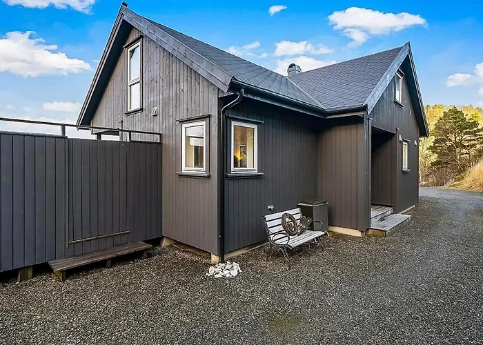 8 Person In Lyngdal-by Traum Lyngdal