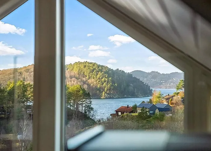 8 Person In Lyngdal-by Traum