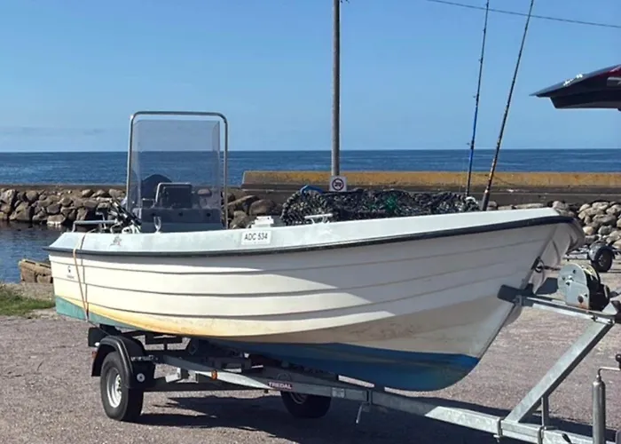 8 Person In Lyngdal-by Traum
